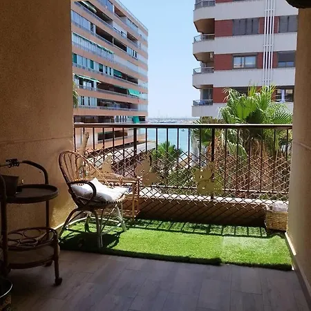 Precioso Apartamento, Frente Al Puerto * 또레비에하